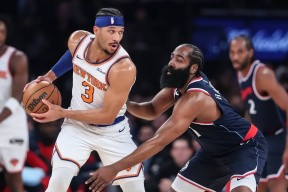 开云体育-西亚卡姆新星大比分获胜表现突出，快船前途光明！